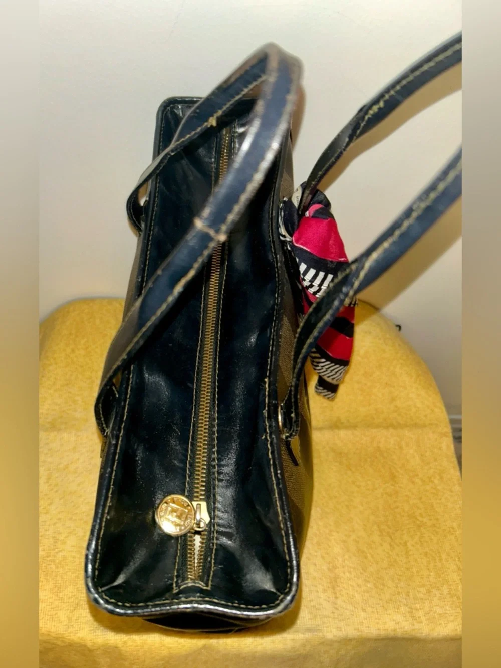 Vintage Fendi Pequin striped tote bag.  Fendi Scarf and Dustbag included - Picture 6 of 16